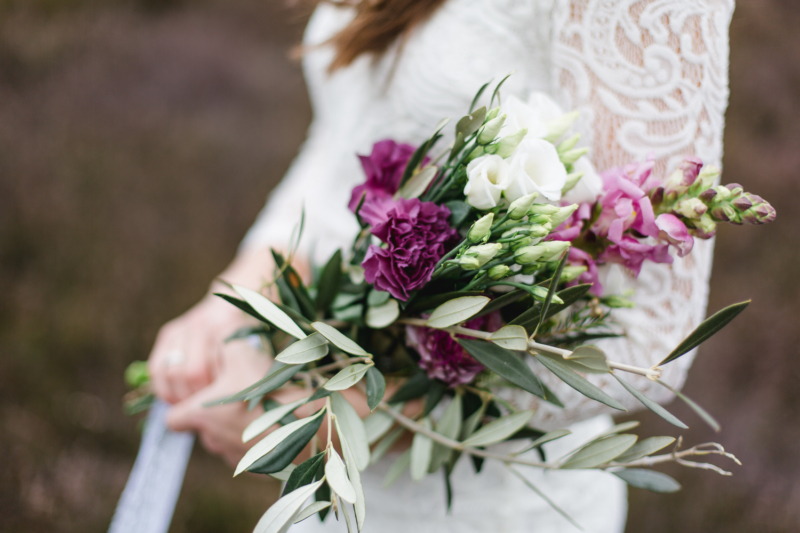 wedding pretty bride by sarahandsamuelphotography